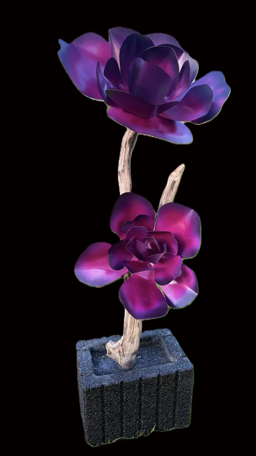 Blumendekoration auf Holz